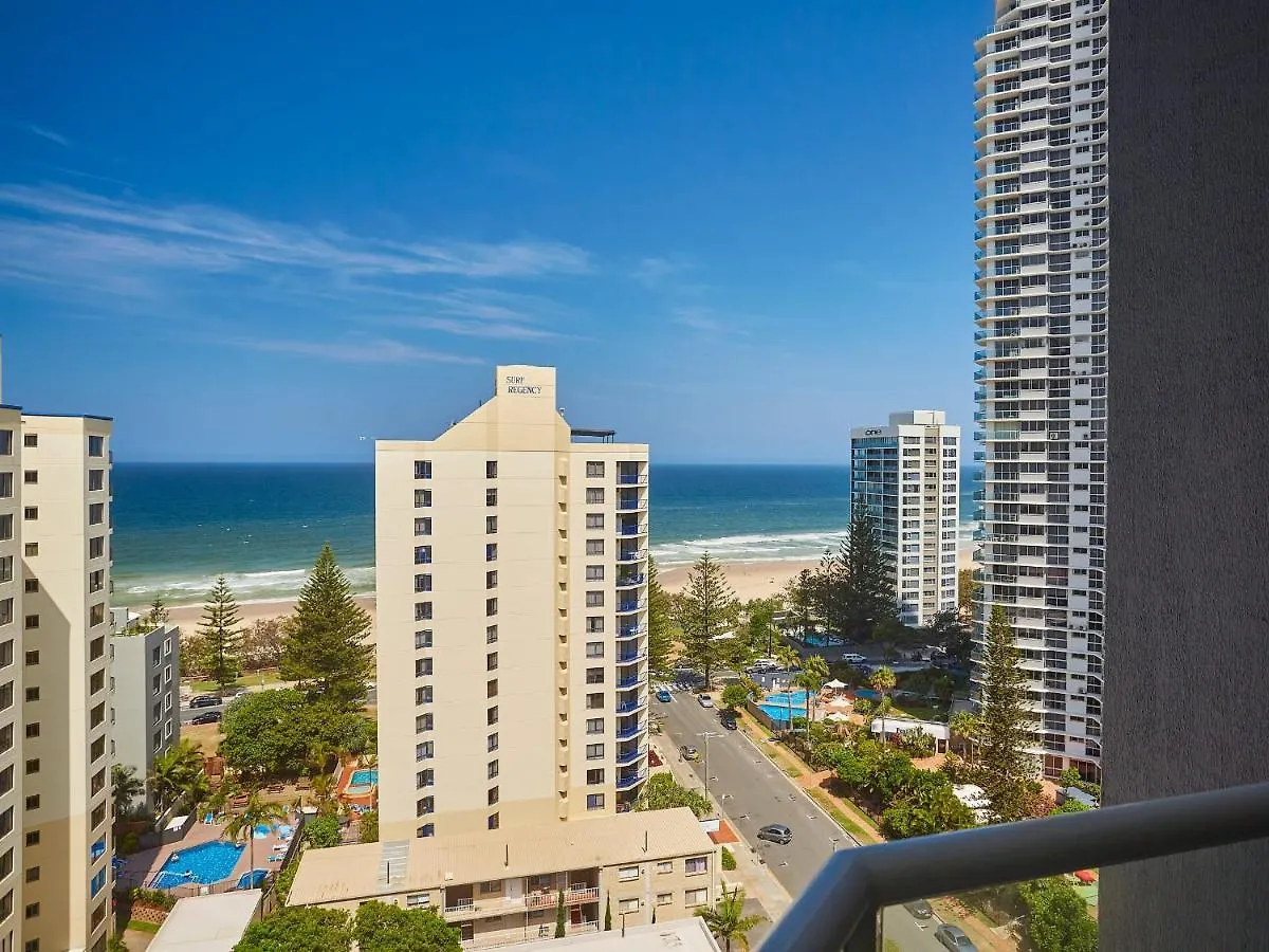 Skyline And Beach View With King Bed Studio In Gold Coast Apartment